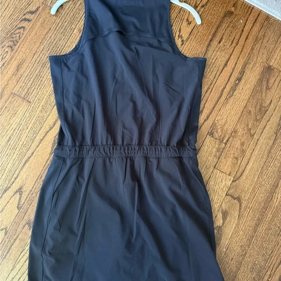 Athleta Expedition Dress- size 4. EUC - Picture 5 of 8